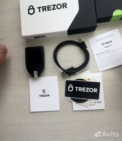 Trezor Model T холодный критокошелек