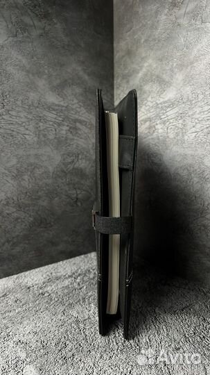 Ежедневник с беспроводной и проводной зарядкой