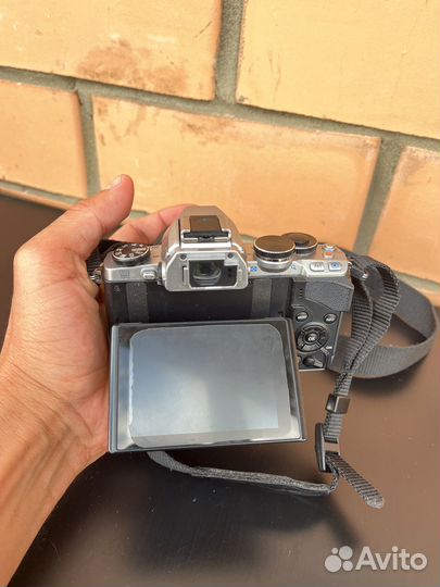 Olympus OM-D E-M10 фотоаппарат