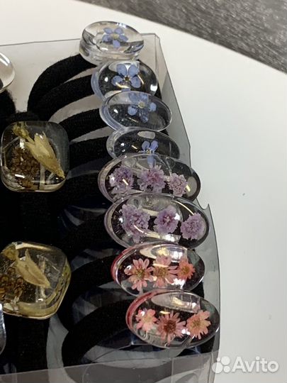 Резинка для волос из эпоксидной смолы с цветами