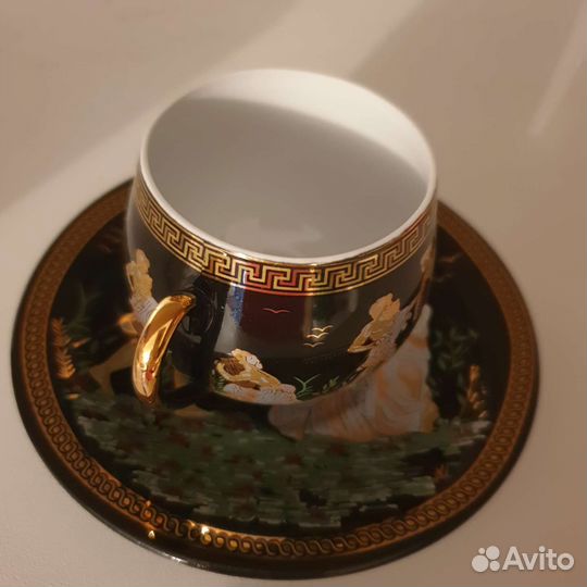 Кофейные чашки с греческой тематикой