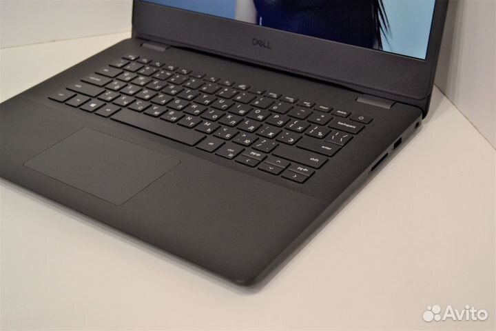 Качественный ноутбук Dell. Экран 14