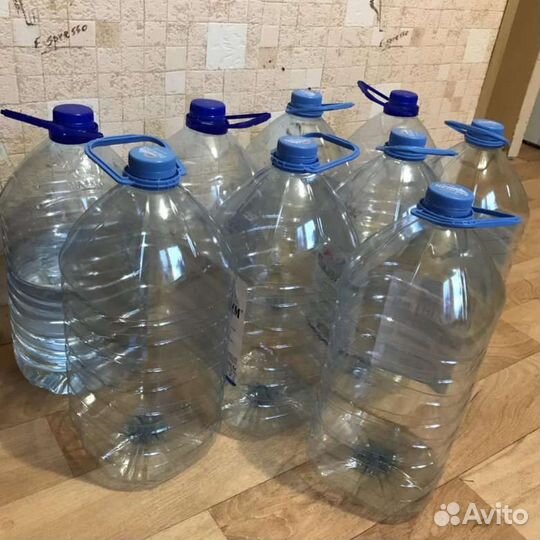 5 литровые бутылки и коробки для яйиц