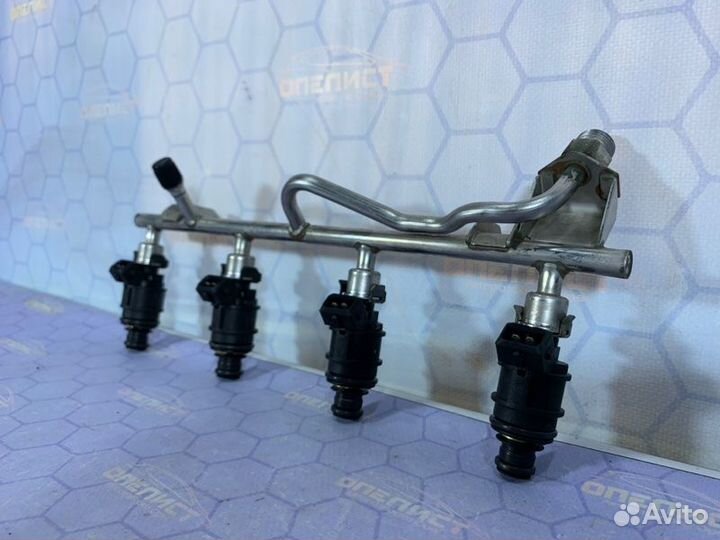 Форсунки с рампой Opel Zafira A Z18XE