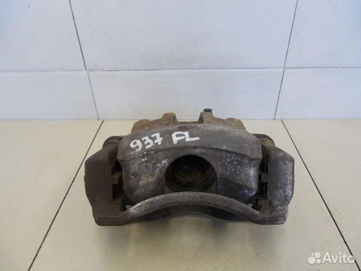 Суппорт передний левый Solaris 2010-2017