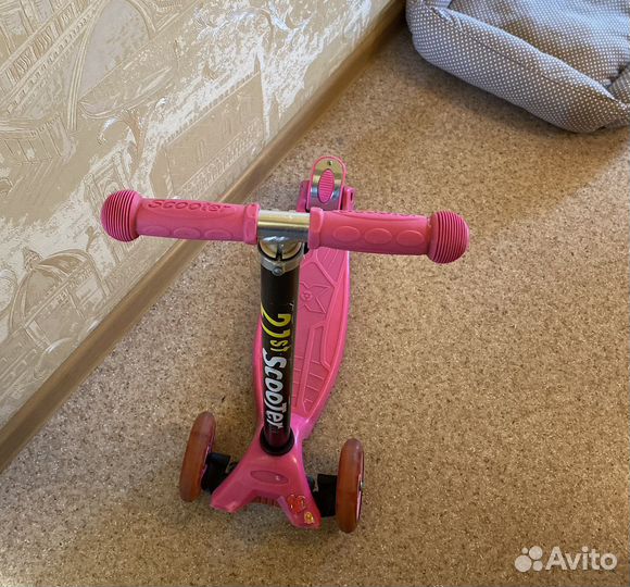 Самокат трехколесный
