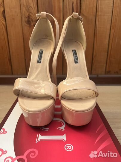 Босоножки на платформе