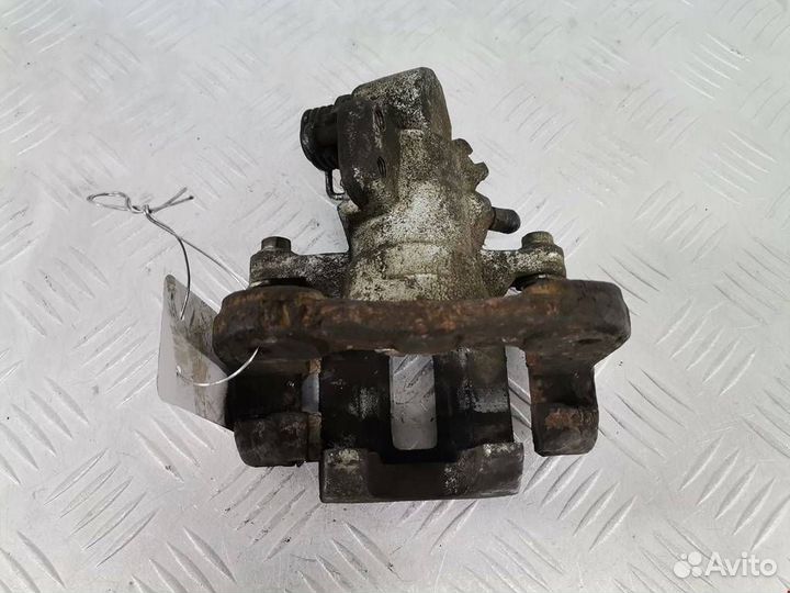 Суппорт тормозной задний левый Honda Civic 7 2001