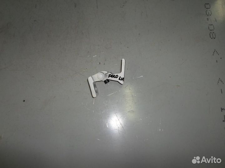 Петля двери левая Polo