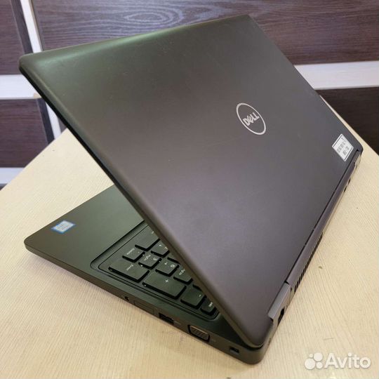 Ноутбук Dell latitude 5590