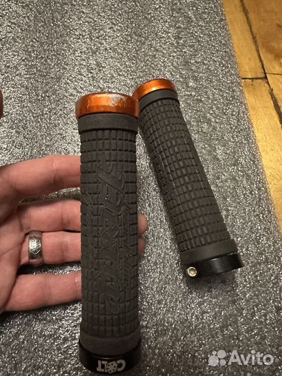 Грипсы Lizard Skins Peaty с барэндами Colt