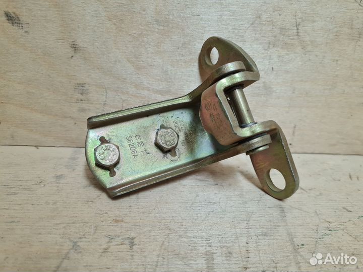 Петля двери задней правой нижняя Lifan X60