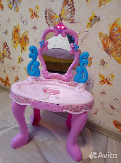 Столик туалетный детский