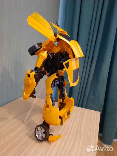 Робот Трансформер бамблби Bumblebee игрушка машина