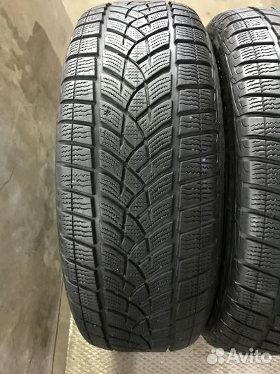 Goodyear UltraGrip Ice SUV Gen-1 215/60 R17 96T