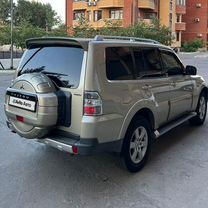 Mitsubishi Pajero 3.8 AT, 2007, 290 000 км, с пробегом, цена 1 369 999 руб.