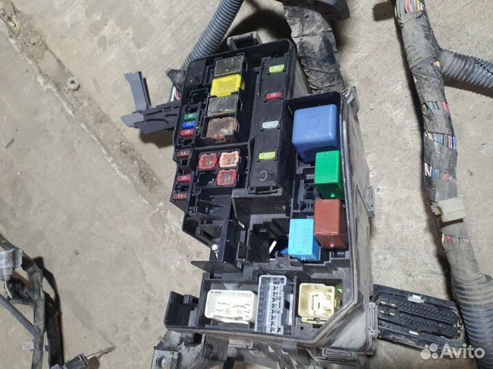 Блок предохранителей Toyota Rav 4 (Xa30)