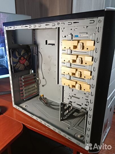 Корпус системного блока компьютера