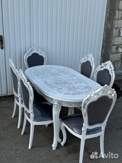 Кухонный стол и стулья