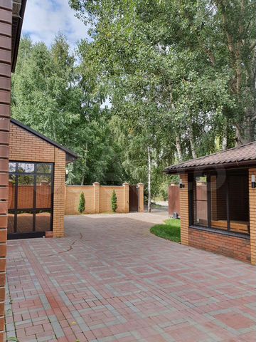 Коттедж 261 м² на участке 5 сот.