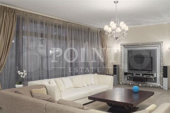 Дом 470 м² на участке 12 сот.