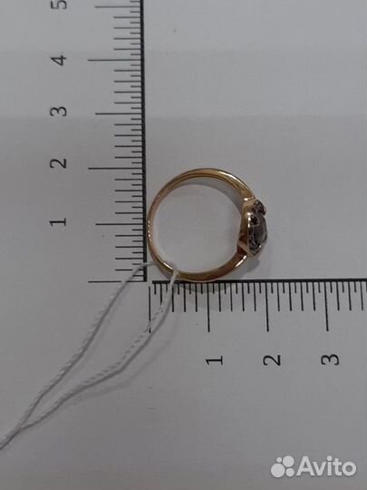 Золотое кольцо с камнем 16,5р-р