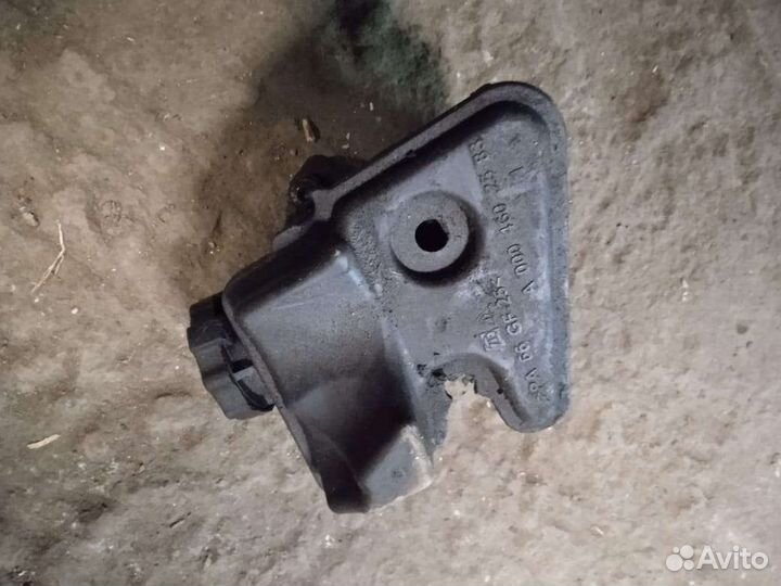 Бачок гура Mercedes ML 350