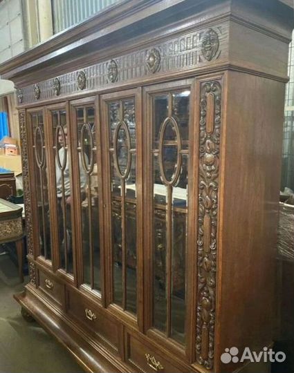 Библиотека на заказ в Санкт-Петербурге