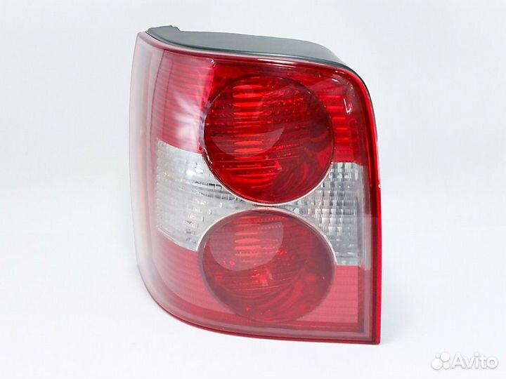 Фонарь левый задний в крыло Passat B5 plus