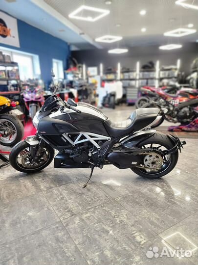 Ducati diavel carbon