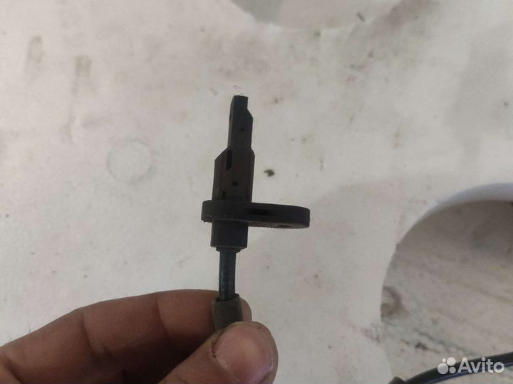 Датчик абс Kia Rio 4 правое без дефекров