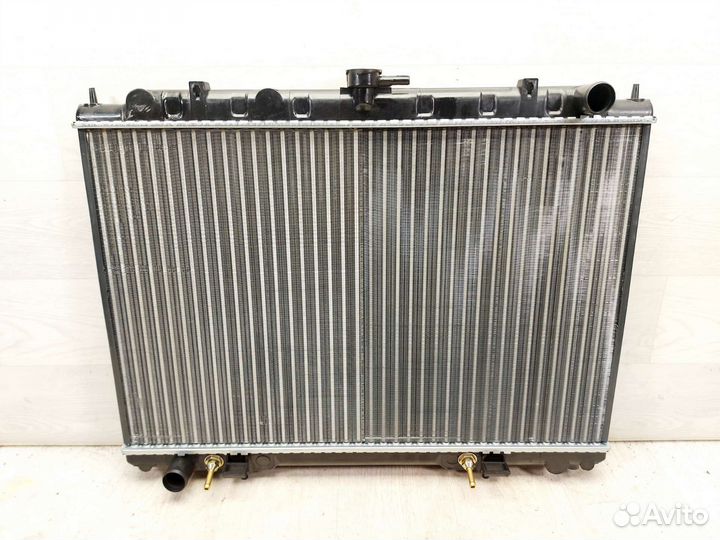 Радиатор охлаждения Nissan X-Trail 2,2D