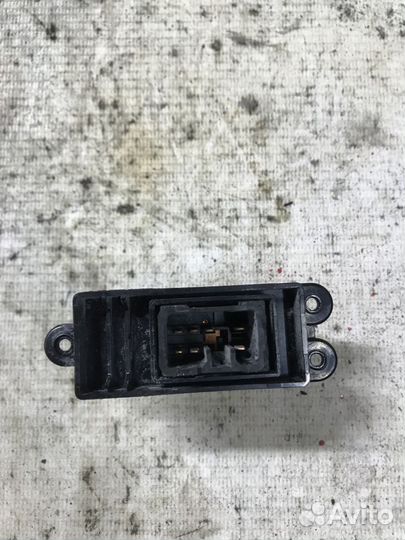 Кнопка стеклоподъемника Hyundai i30 I (2007—2010)