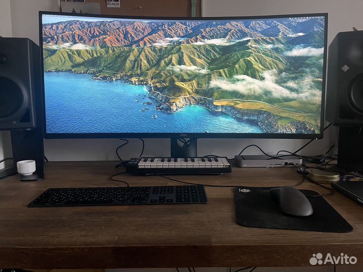 Монитор Dell U3818DW