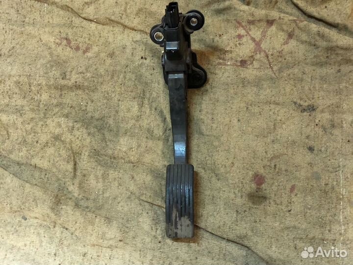 Педаль газа mitsubishi lancer 10