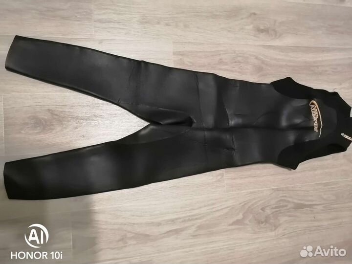 Гидрокостюм