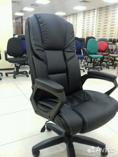 Кресло руководителя Одиссей с механизмом качания