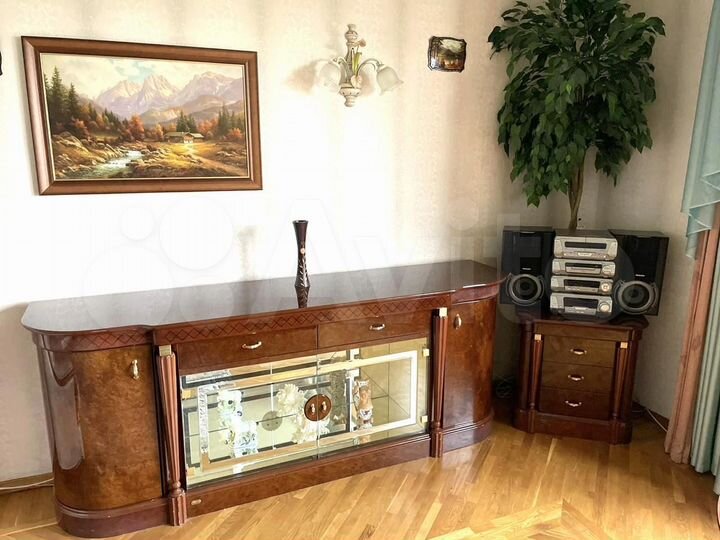 3-к. квартира, 124 м², 8/10 эт.