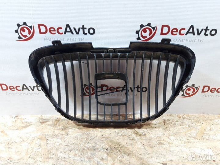 Решетка радиатора передняя Seat Leon 2008