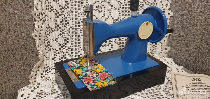 Детская швейная машинка СССР
