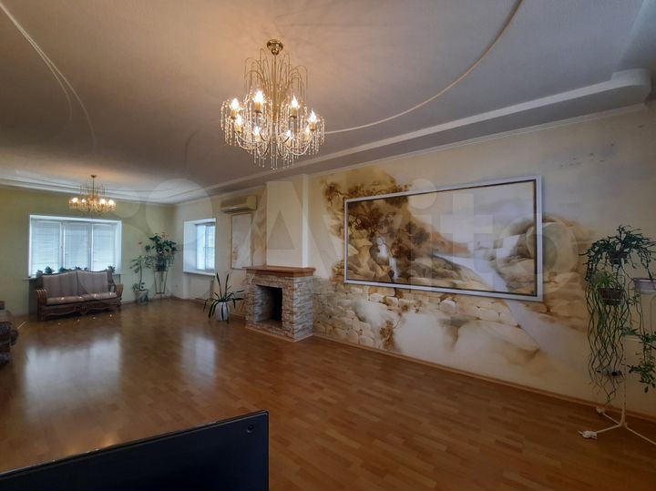 Коттедж 353,1 м² на участке 8,8 сот.