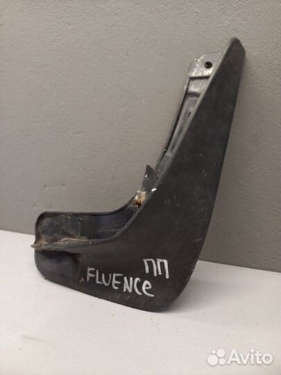 Брызговик передний правый Renault Fluence