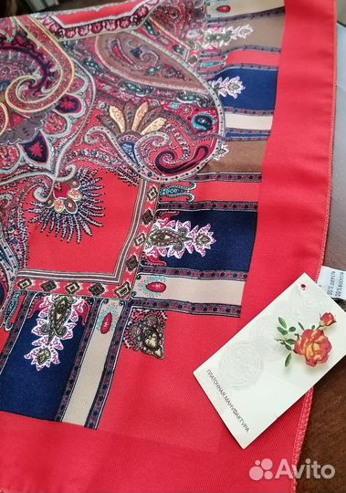 Платок с рисунком