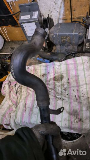 Патрубок радиатора Audi 100c4 4A0121055D