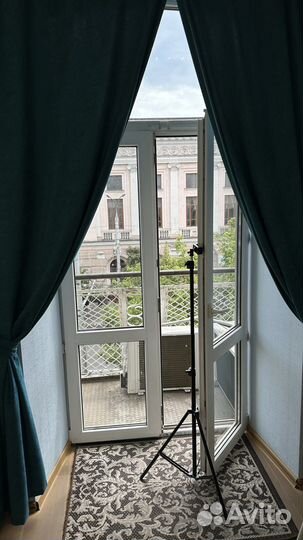 Рабочее место в аренду визажисту бровисту