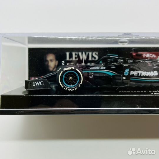 L.Hamilton Mercedes-AMG F1 2021 Minichamps 1:43