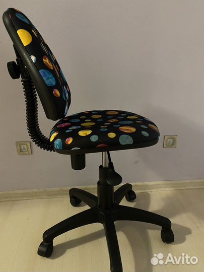 Стул кресло на колесиках