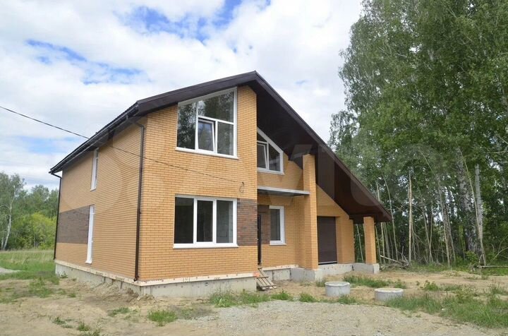 Коттедж 206 м² на участке 10 сот.