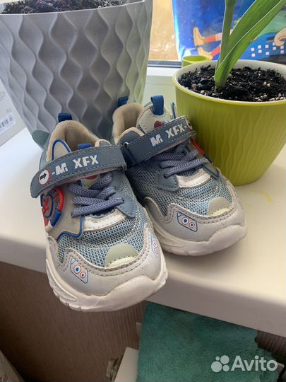 Кроссовки для мальчика 26