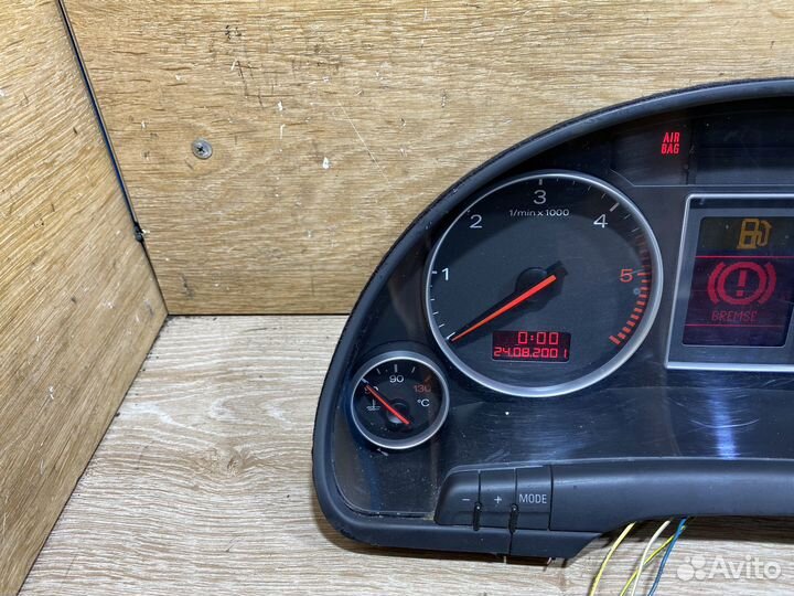 Панель приборов Audi A4 B6 дизель 1121257